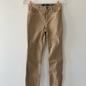 •high-rise super skinny jeans•